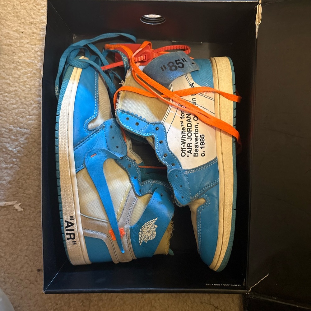 ⚪✔️ OFF-WHITE x Nike Air Jordan 1 Retro High “💠University Blue” 👟 (US 10.5)